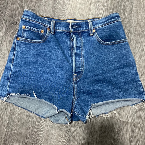 Levi's Pants - Levi’s rib cage dark wash shorts